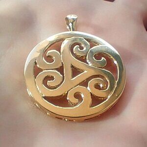 NEW 18k Solid Gold LOVE Large Round Medallion Pendant Designer Alexa Sidaris